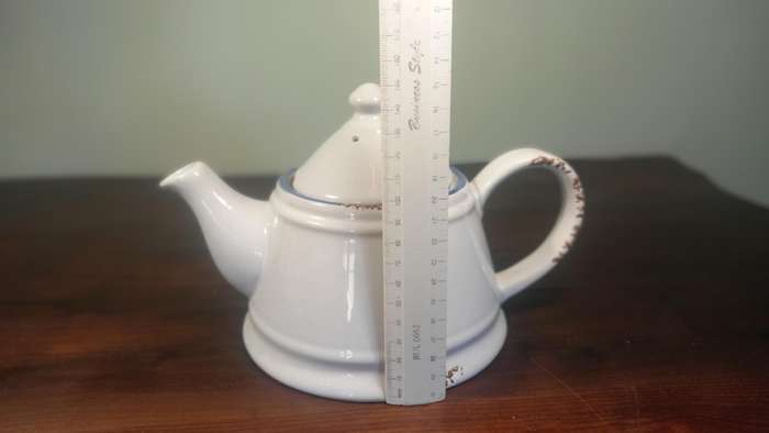 WHITE TEA SET 6 X CUPS AND SAUCERS WITH TEA POT
