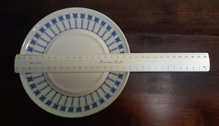HUGUENOT FINE CHINA - SET OF 4 PLATES, SMALL PLATES AND SOUP BOWLS (WITH UNDER PLATES)