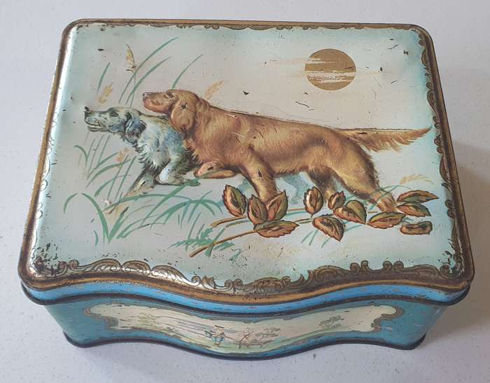 Vinatege dog image tin as per photos