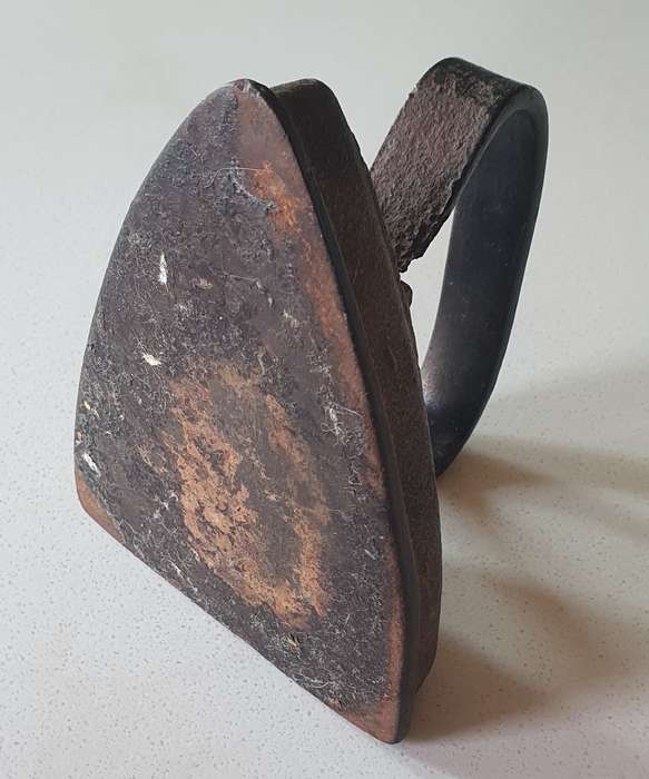 Vintage cast iron, coal stove clothing Sad Iron as per photo