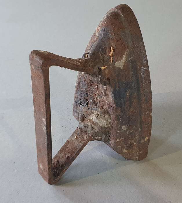 Vintage rusted cast iron, coal stove clothing Sad Iron (for door stop) as per photo