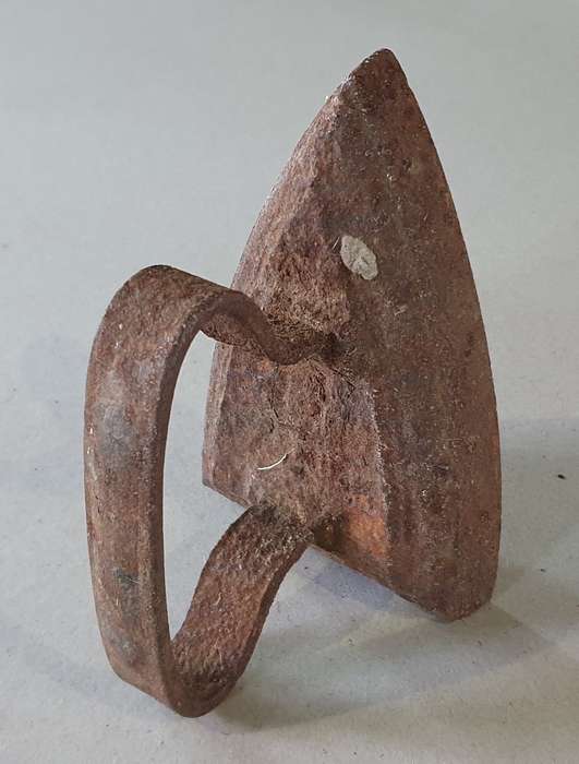 Vintage rusted cast iron, coal stove clothing Sad Iron (for door stop) as per photo