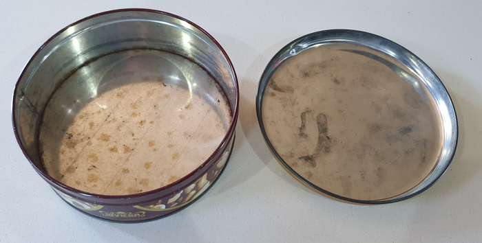 RIVIERA tin as per photos