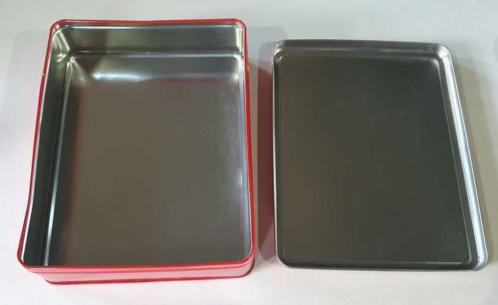 Woolworths FISH THEME tin as per photos