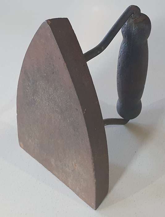 Vintage cast iron, coal stove no.6 clothing Sad Iron as per photo