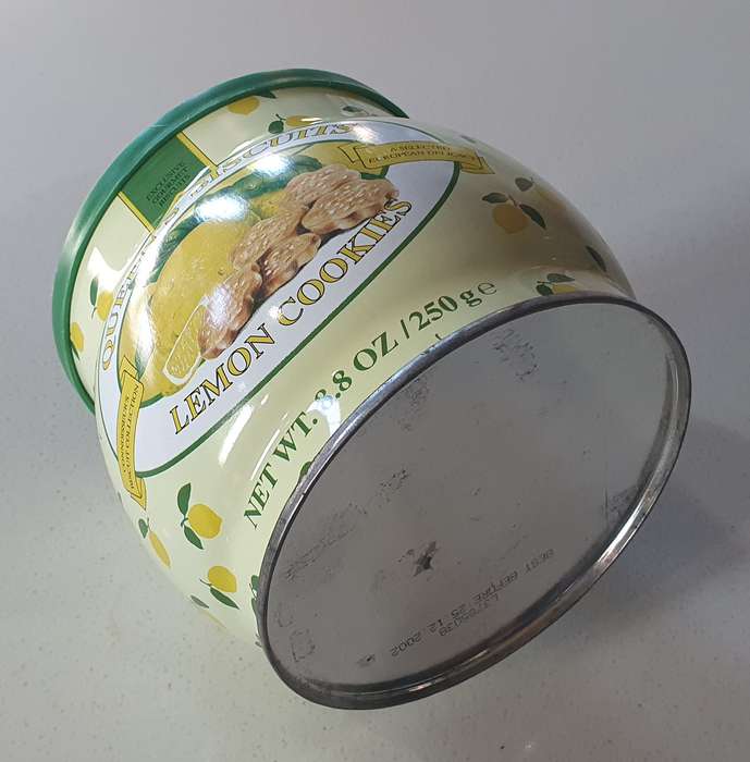 QUEEN's Biscuits tin as per photos
