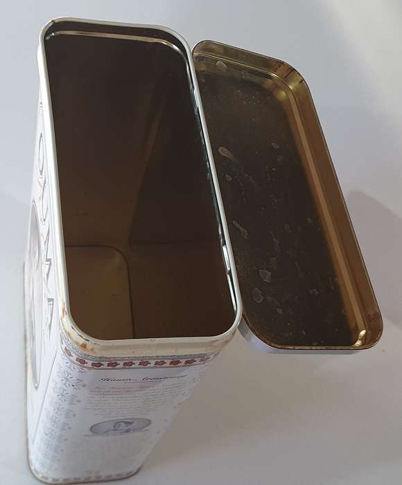OUMA RUSKS tin as per photos