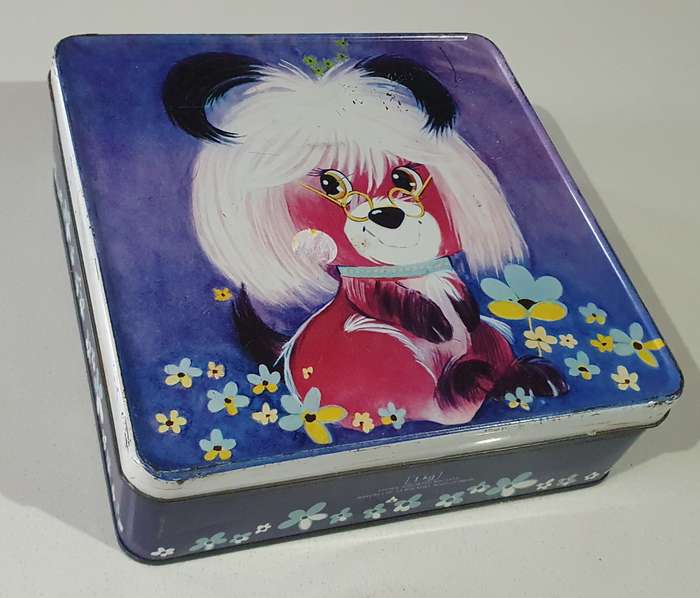 BAKERS tin as per photos