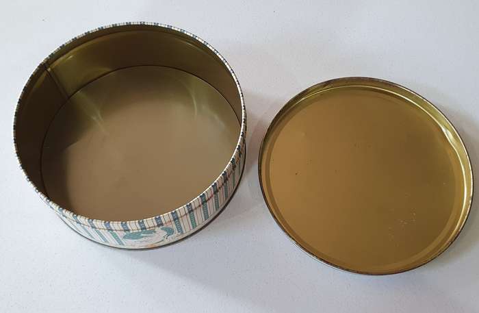 DUCK THEME tin as per photo.