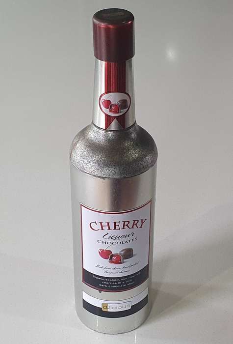 CHERRY LIQUEUR tin as per photos