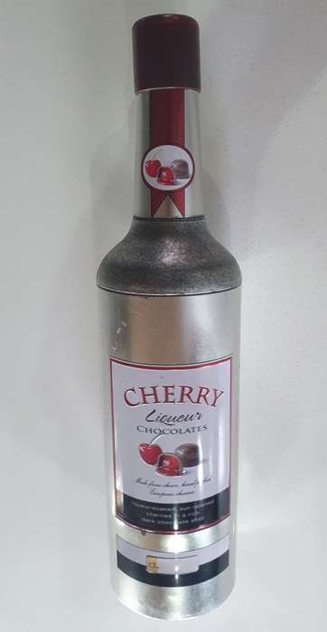 CHERRY LIQUEUR tin as per photos