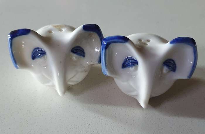 SALT and PEPPER SET - elephant figurine as per photo