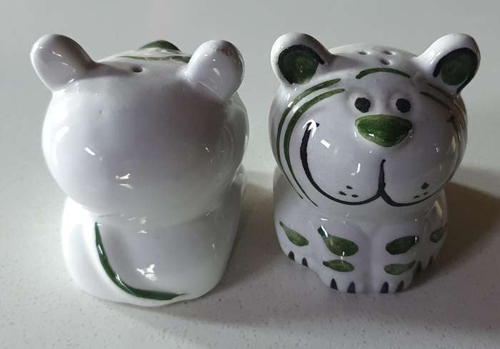 SALT and PEPPER SET - cat/tiger figurine as per photo