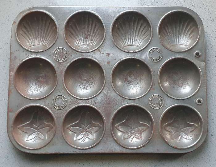 Vintage baking tray tin pan - made in England - as per photo