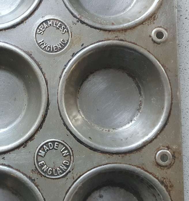 Vintage baking tray tin pan - made in England - as per photo
