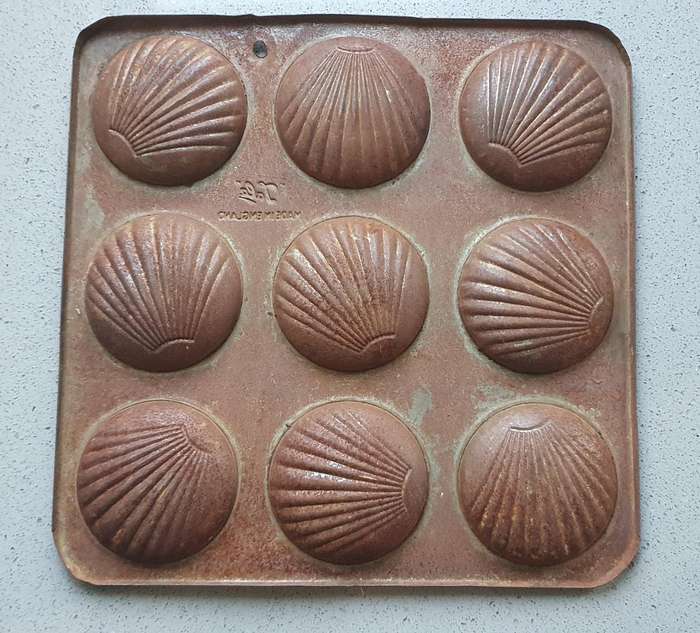 Vintage rusted baking tray tin pan - TALA made in England - as per photo