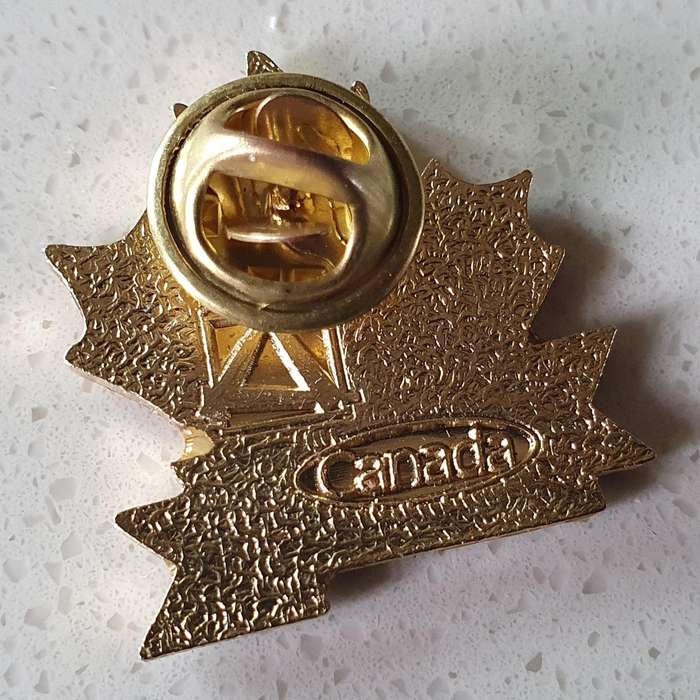 CANADA TRAVELING PIN as per photo