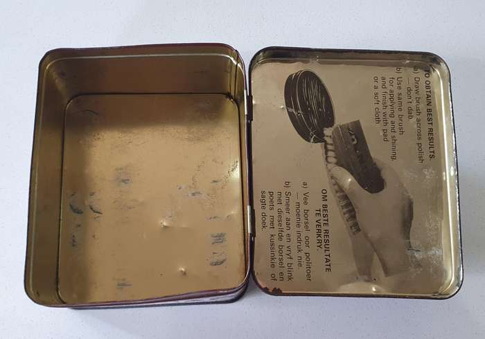 NUGGET brown shoe polishing outfit tin as per photos