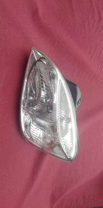 KIA RIO LEFT HEADLIGHT HALOGEN 2005-2010