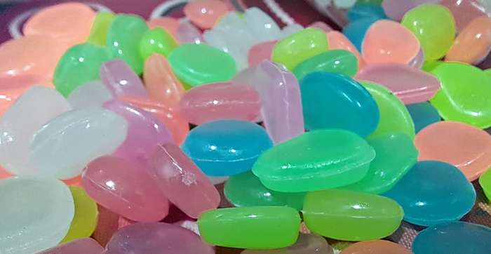 Glow in the Dark Pebbles 50pcs