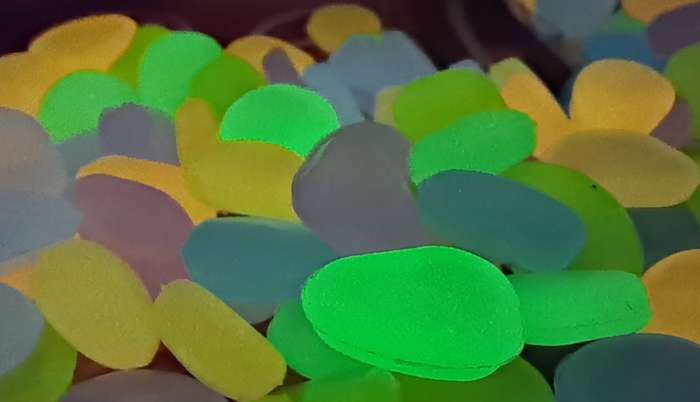 Glow in the Dark Pebbles 50pcs