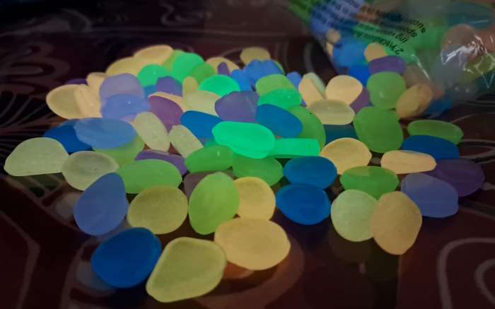 Glow in the Dark Pebbles 50pcs