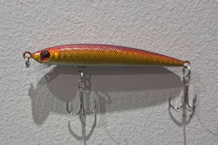 Hard Plastic Fishing Lure Rattle Jerkbait Red/Gold Horisontal Fade 6g