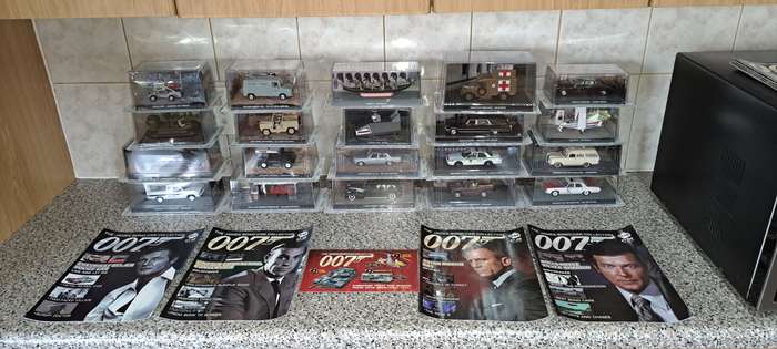 James Bond 007 - Full Set of 134 + 3 models