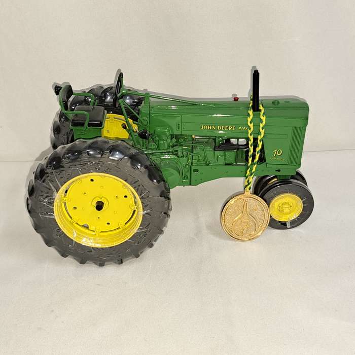 John Deere 70 Tractor No 7 Diesel Tractor - Classics Series - Scale 1/16