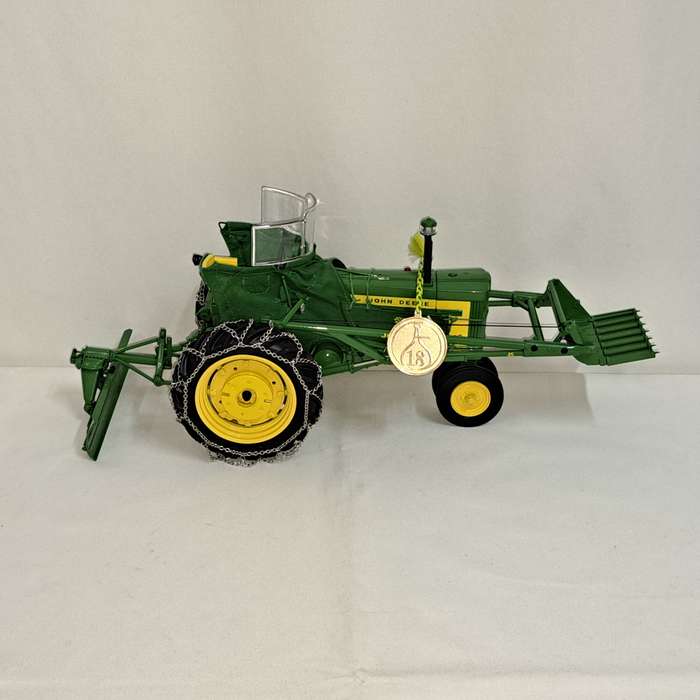 John Deere Tractor No 18  Tractor 720 +Blade 80 + Loader 45 - Classics Series - Scale 1/16