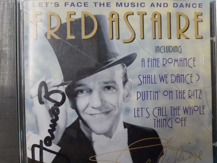 Fred Astaire - Lets Face the Music and dance