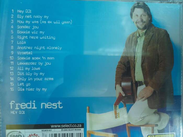 Fredi Nest - Hey DJ!