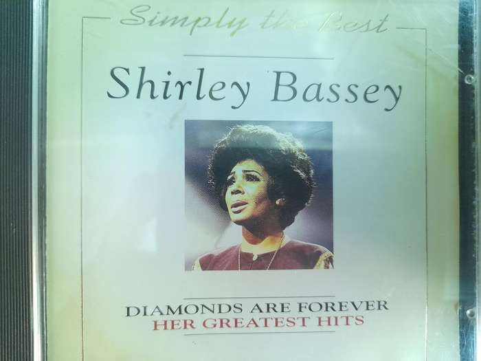 Shirley Bassey - Simply the BEST