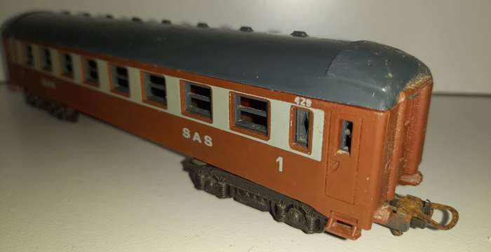 Railway: Lima - SAR 1st Class Couch (HO Scale)