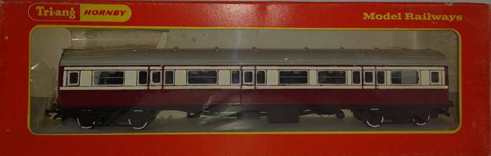 Railway: Brake Composite Coach (HO Gauge) by Tri-ang/Hornby
