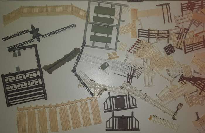 Railway: Fencing (Various) - HO Scale