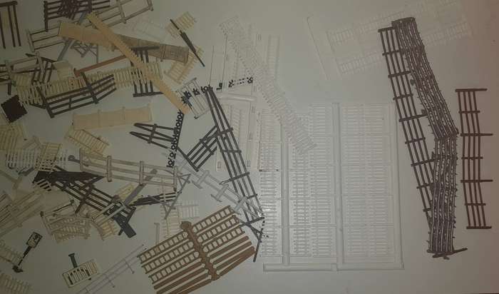 Railway: Fencing (Various) - HO Scale
