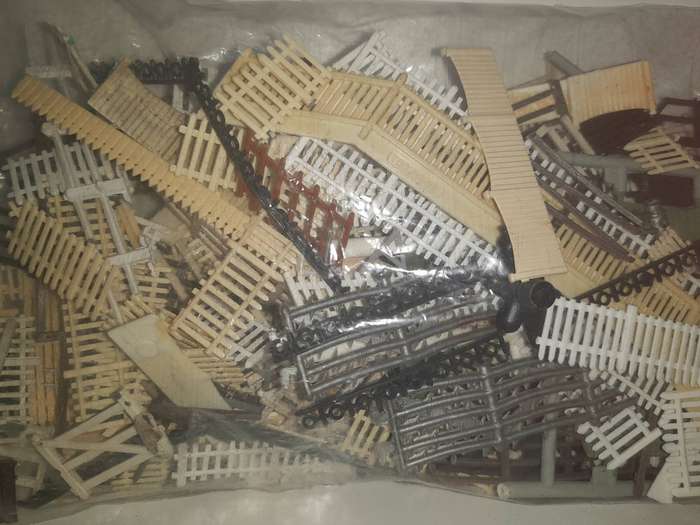 Railway: Fencing (Various) - HO Scale