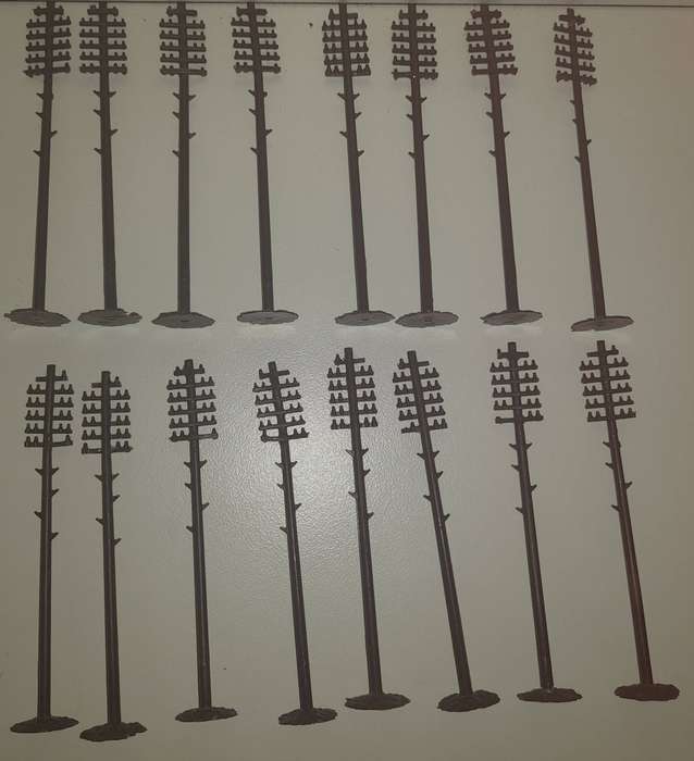 Railway: Telegraph Poles (16)  OO/HO Scale