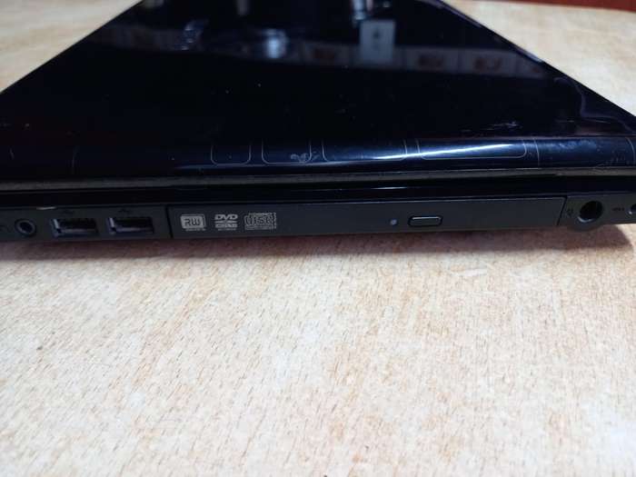 Gigabyte Ddr2 laptop ( battery lasts aprox 30 minutes)