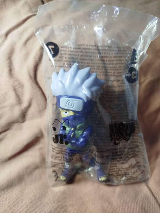 Figurine SEALED Burger King Naruto Collection: Kakashi