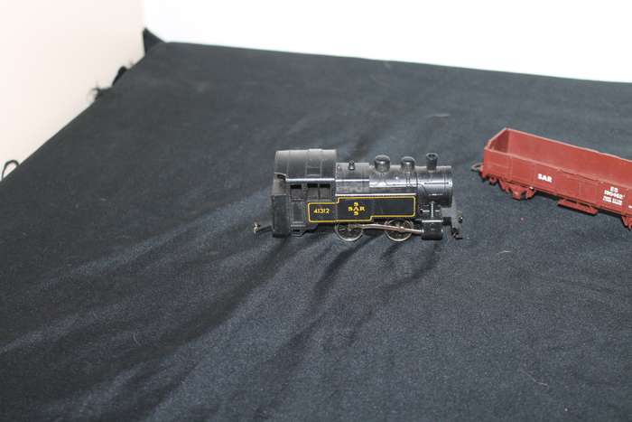 Lima Locomotive with 2 Carriages