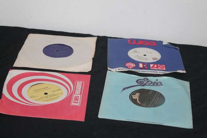 10 7 Singles Lot 2