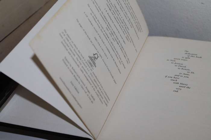 J K Rowling Harry Potter and the deadly Hallow