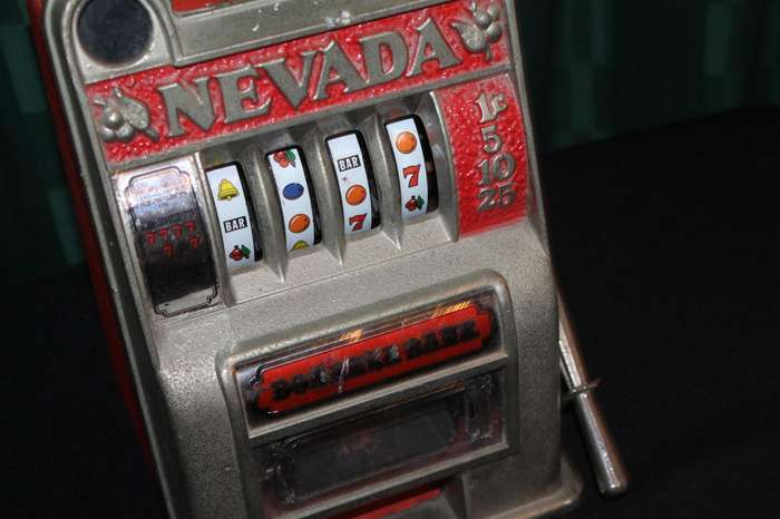 Table Top Nevada One Arm Bandit