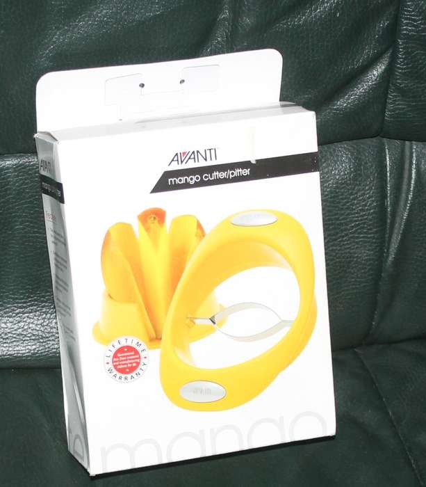 Boxed Mango Cutter/Pitter