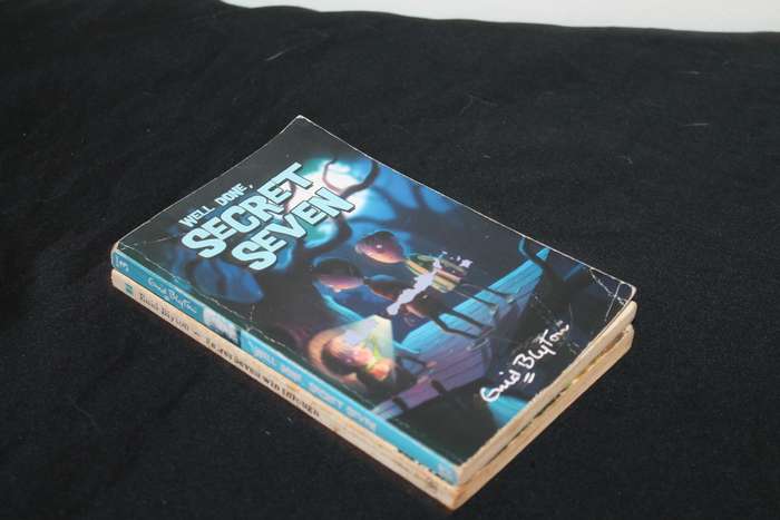 Enid Blyton Secret Seven x 2