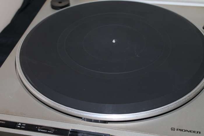 Pioneer PL420 Turntable