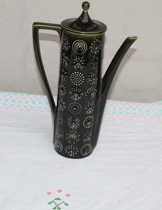 Retro 1960's Totem Susan Williams Ellis Coffee Pot