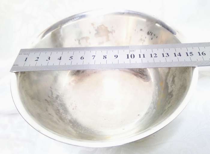 Two very pretty vintage silver plated bowls
